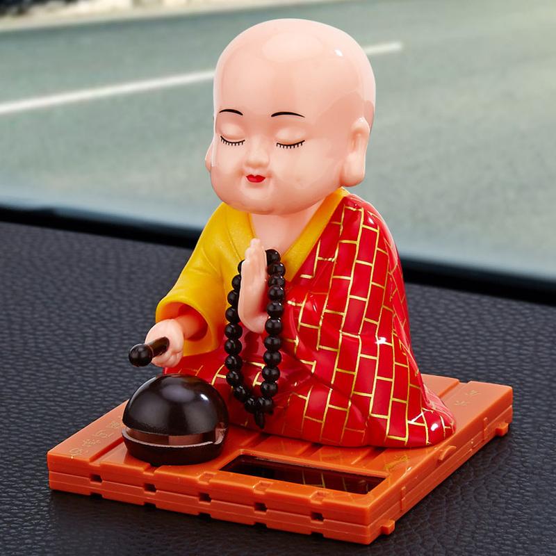 Tượng Chú Tiểu Gật Đầu Gõ Mõ Năng Lượng Mặt Trời