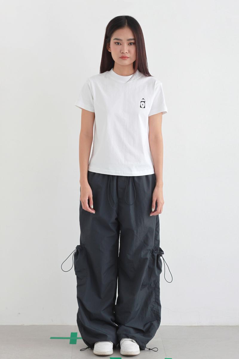 Product Introduction of OLALASTUDIO Áo thun Baby Tee White/Black in họa tiết chữ 5