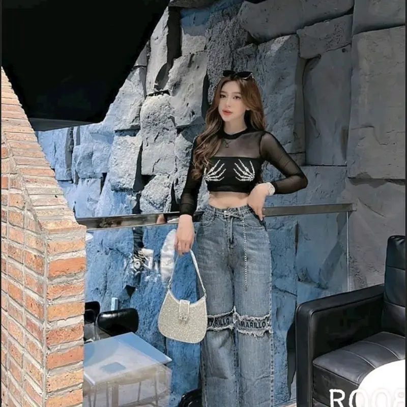 Áo lưới ôm gọn tay dài in hình bàn tay 2