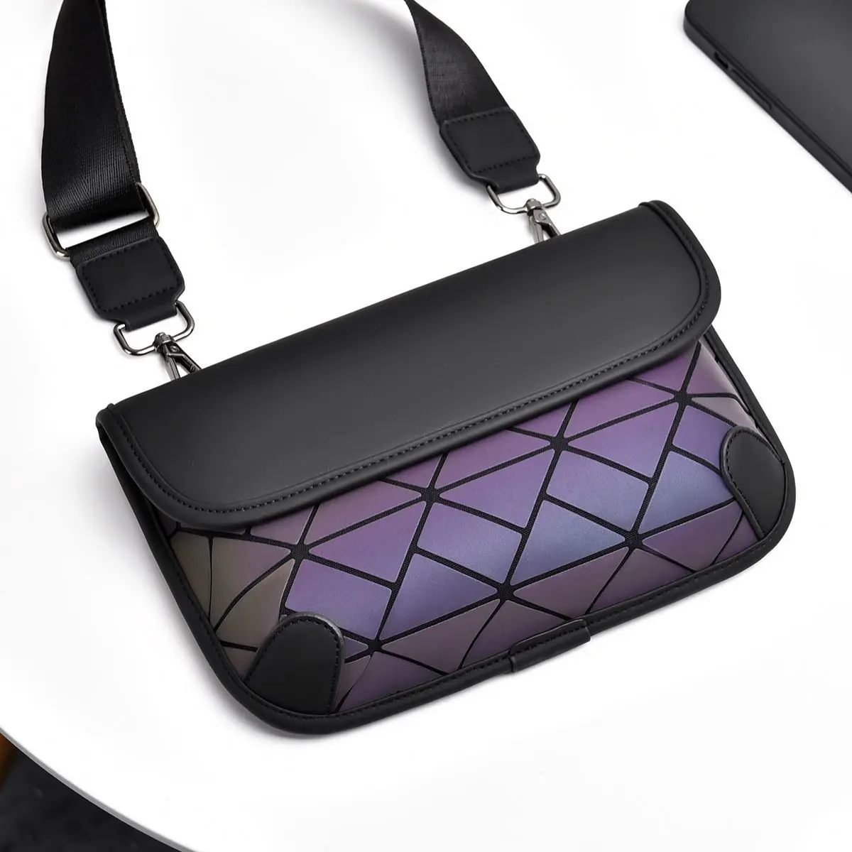 New Internet Celebrity Rhombic Shoulder Messenger Bag Universal Small Shoulder Bag Fashion Mobile Phone Bag Trendy Men's Small Backpack Western Style Men's Bag