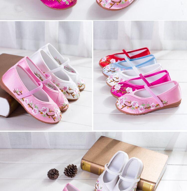 Product Introduction of 2025 Children's Embroidered Shoes Hanfu Shoes Women's Traditional Cloth Shoes New Girls' Performance Dance Shoes Chinese Style 18