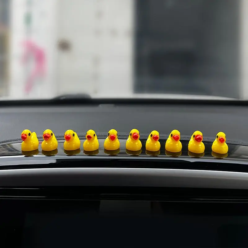 Cute Mini Yellow Duck Car Dashboard Decoration, Lovely Small Yellow Duck Car Ornaments, Tiny Miniature Duck Figures, Car Interior Decoration Accessories 4