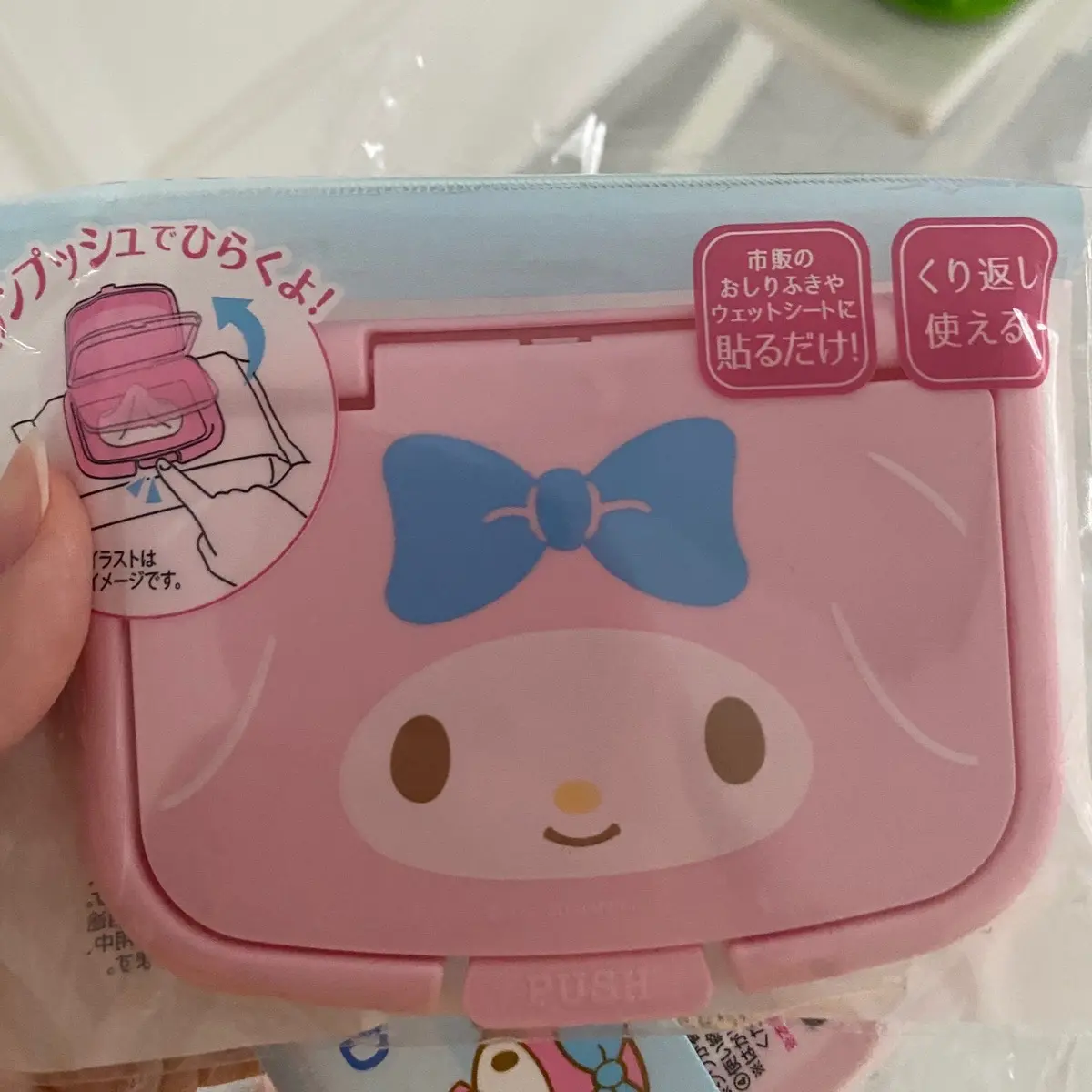 Penutup tissu basah sanrio
