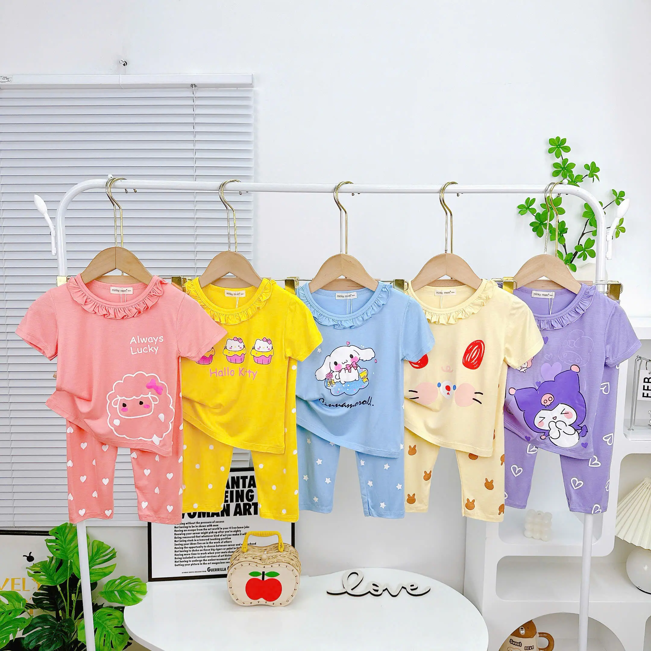 Bộ Ngắn Tay Quần Dài Thun Lạnh MINKY MOM In Nhân Vật Dễ Thương Cho Bé Gái TN-IN210