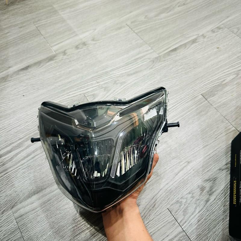 Choá exciter 135 đèn viền đủ màu xanh đỏ đen độ sáng tốt gắn lên xe như zin nhé anh em hàng đẹp có BH đầy đủ cho anh em