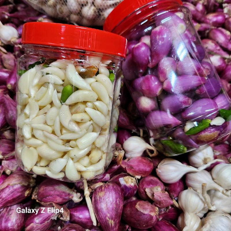  Combo 1 Hủ Tỏi 400g và 1 Hủ Hành Tím 500g của Lý Sơn Ngâm Chua Ngọt. 