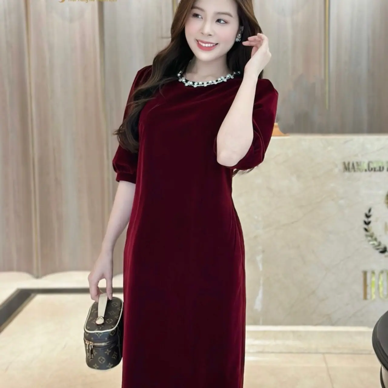 Đầm suông nhung the kết hạt