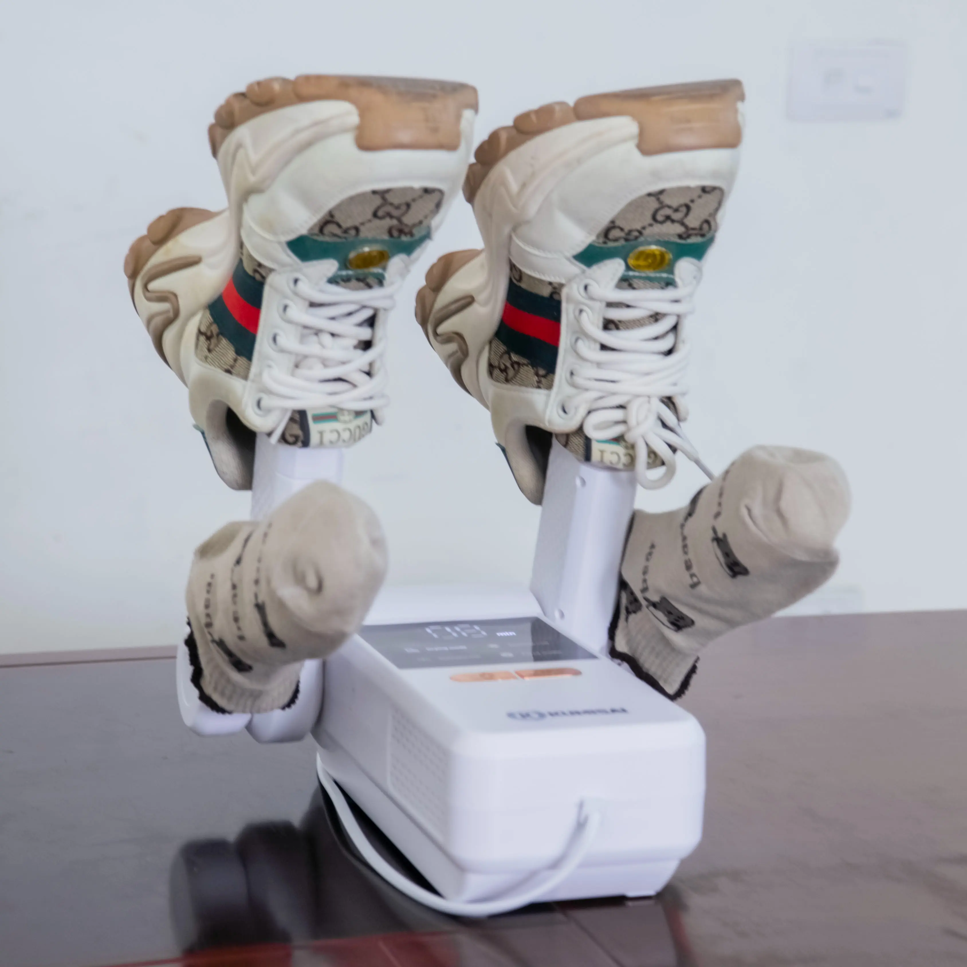 Máy sấy giày tự động 4 cần sấy Kumisai KMS A1 có chế độ hẹn giờ, khử mùi, khử khuẩn
