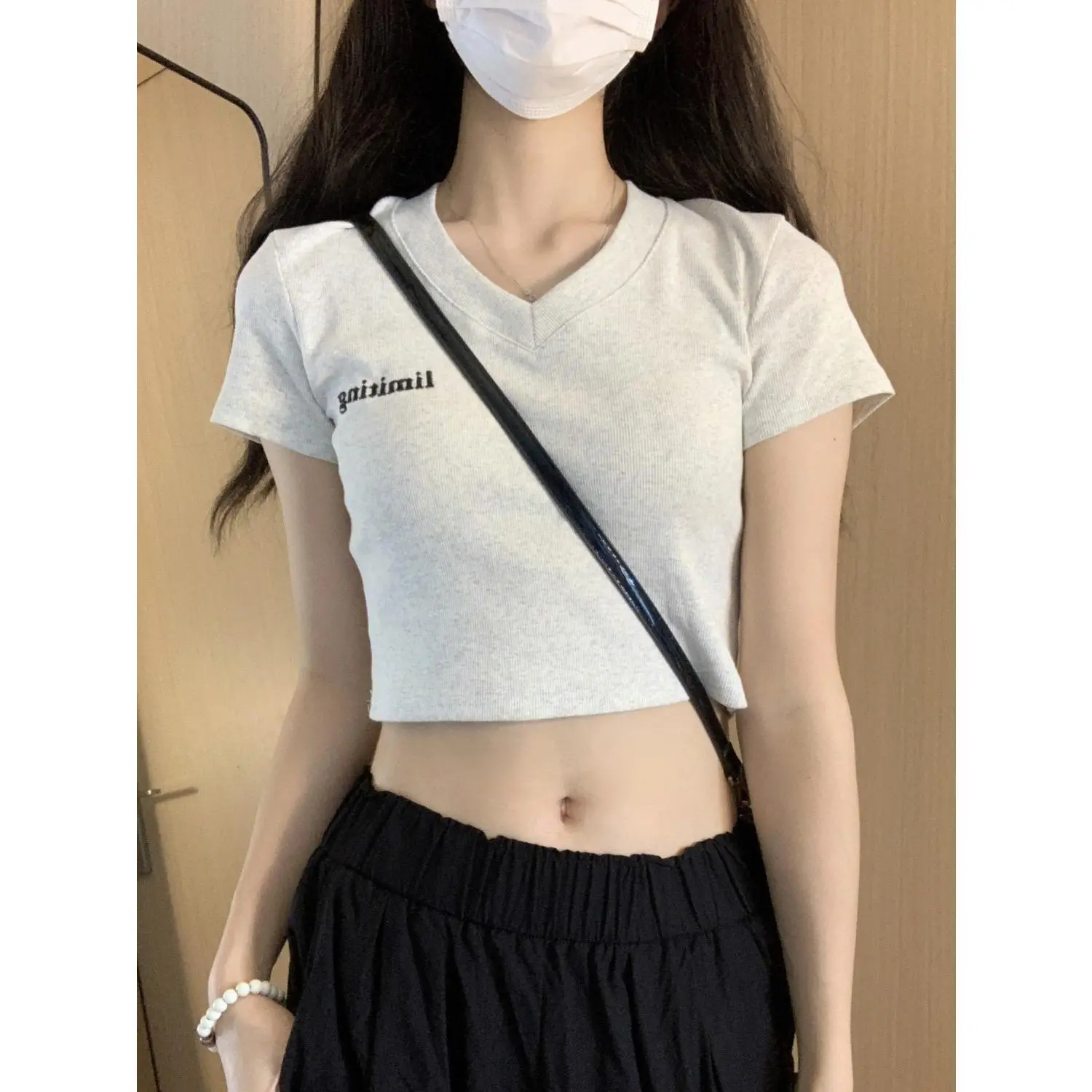 【Short T-shirt】American style retro V-neck shoulder short sleeve T-shirt Women summer embroidery slim slimming unique chic hot girl short top ladies clothing female short T-shirt