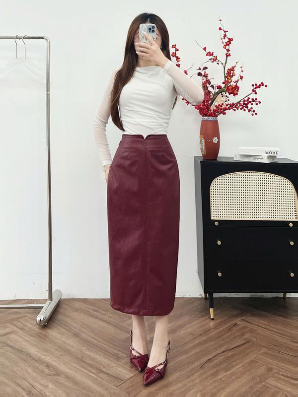 Chân Váy Nữ CCHAT Dáng Ôm Can Giữa Cạp Kiểu Chất Da 24CDA2015OT