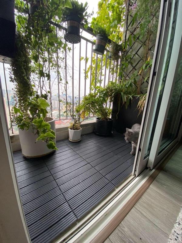 Product Introduction of Đem lại không gian sống sang trọng và ấm cúng với tấm lót sàn PVC  Với cấu tạo 5NAN chạy dọc, sản phẩm giúp bạn dễ dàng tạo hình nên những không gian đẹp, chắc chắn.   Ưu điểm:  - Sản phẩm có cấu tạo dạng 5 NAN chạy dọc, tạo bản 3