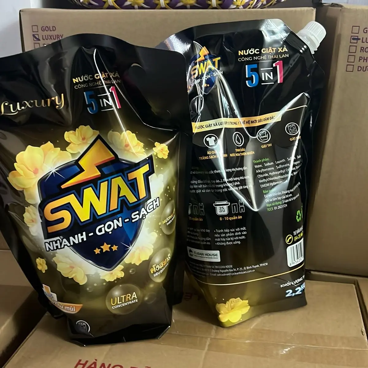 ￼Túi nước giặt xả SWAT Luxury 2.2 kg Làm Sạch