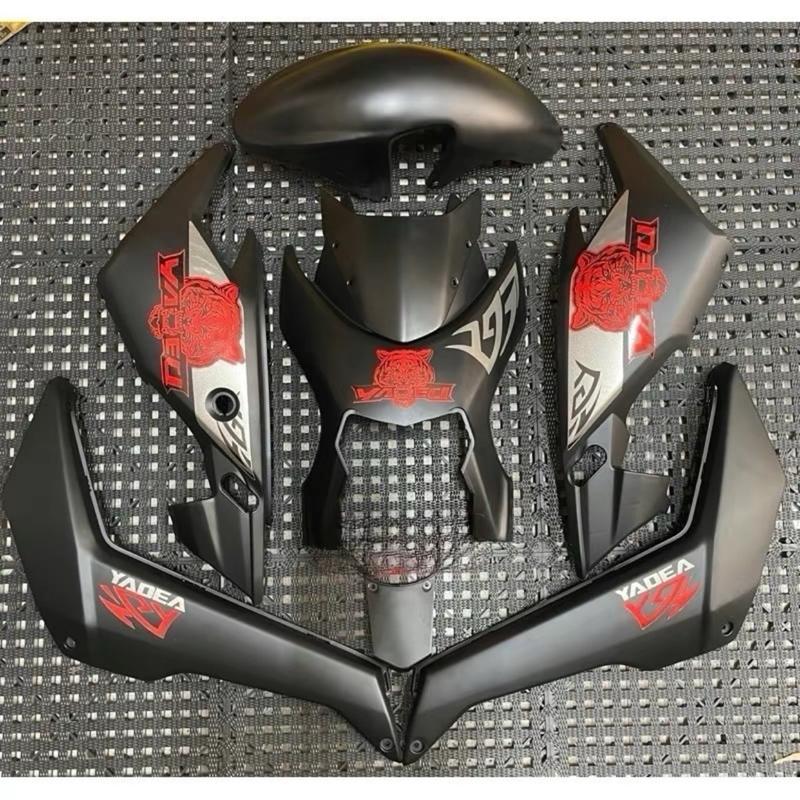 Bộ nhựa 8 món kèm tem số 7 candy 3 lớp xịn,tem hổ đỏ,tem hổ vàng tem hổ trắng,tem ý tem chỉ đỏ,dán xe điện X.m.en tặng kèm 4 ốc gắn mặt nạ nhỏ Phụ Kiện Phụ Tùng Nhãn Dán tem