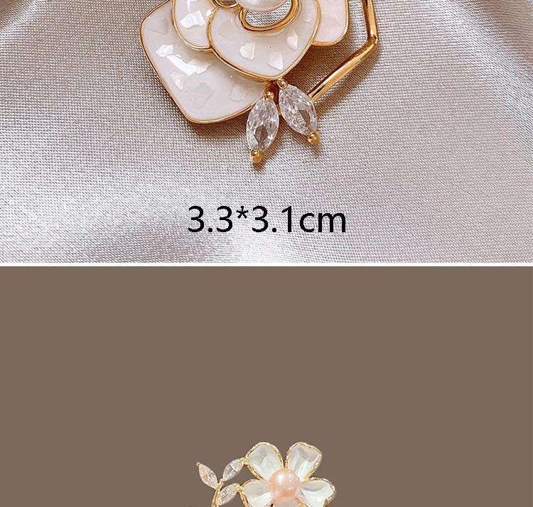 Product Introduction of Flower pearl studded diamond brooch anti glare buckle brooch chest flower small brooch 9