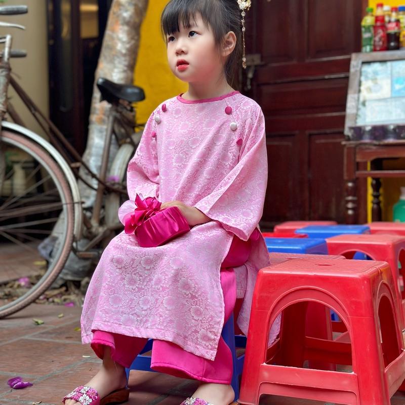 Áo dài Tết Lụa tằm kèm mấn vải, tay lửng cho Bé gái ,chất lụa tơ tằm quần lụa ngọc trai mềm mát