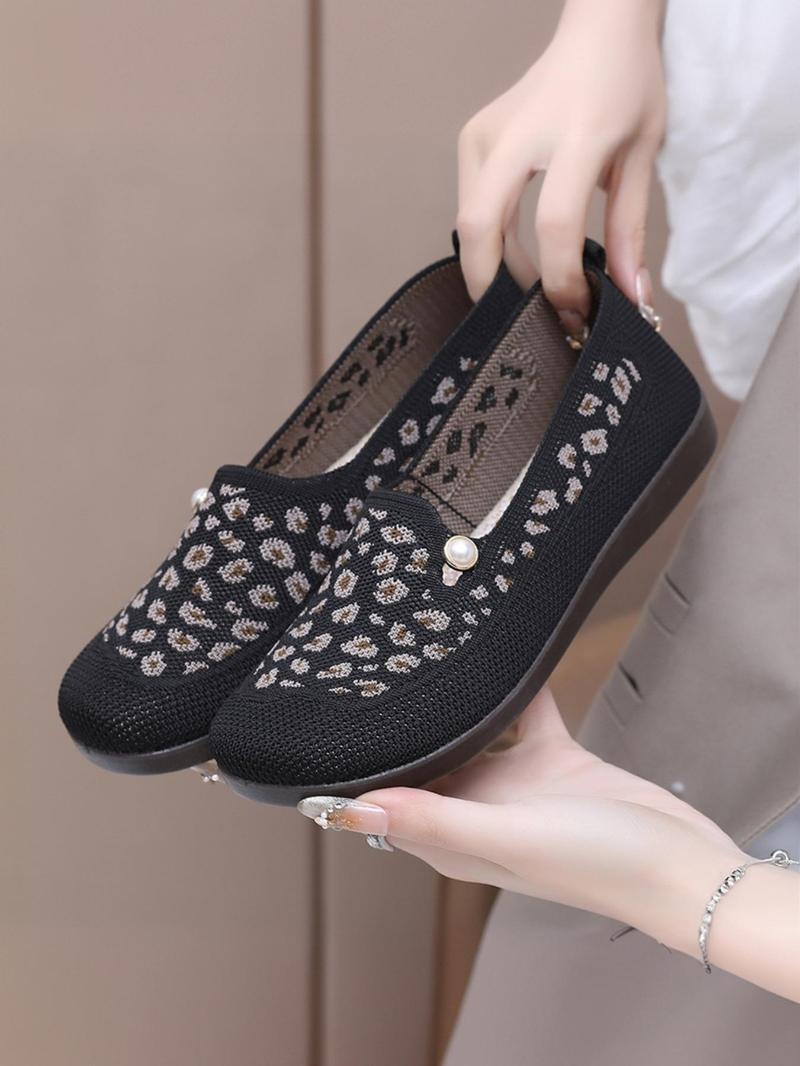 Product Introduction of Women's Fashionable Leopard Print Slip on Sneakers, Casual Comfortable Flat Shoes for Daily Wear, Lightweight Breathable Shoes for Women & Girls 1