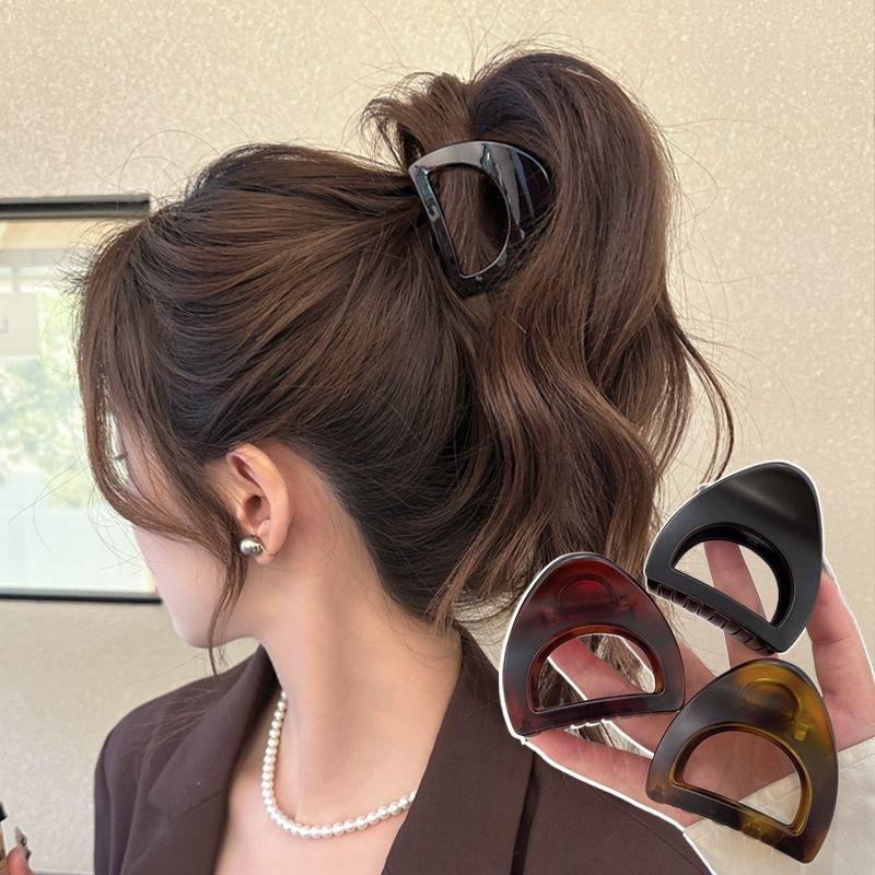 Product Introduction of 1-3 pcs 6CM Acrylic Medium Shark Clip Hollow Matte Color Hair Claw for Women Elegant Square Headwear Korean Hair Accessories for Girls 1