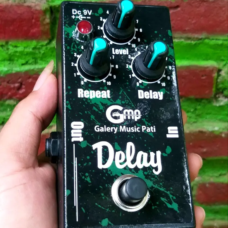 efex stombox DELAY dan Adaptor 9volt 1