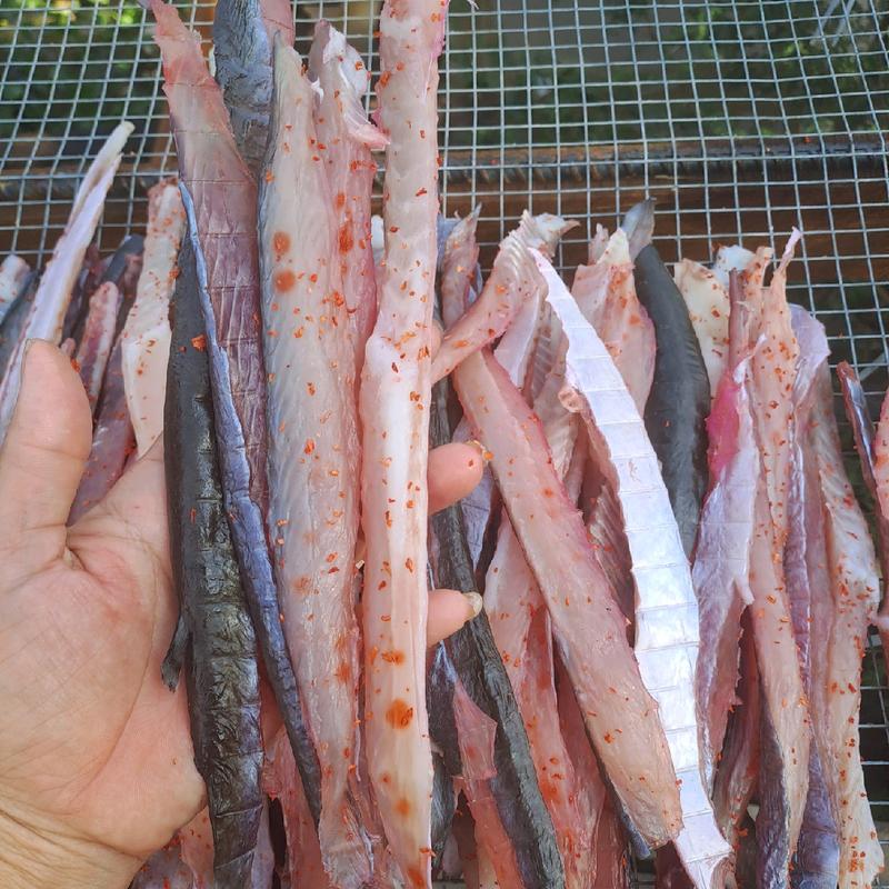 1kg. không gửi miền Bắc KHÔ CÁ TRA phi lê,ba nắng khô dẻo,vị mặn vừa ăn..