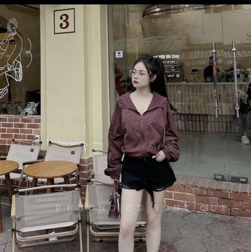 Product Introduction of Áo Khoác Gió Nữ  Dáng Crotop 2 Lớp Có Mũ Dây Rút Mềm Mát Cản Gió,Kháng Nước Nhẹ 7