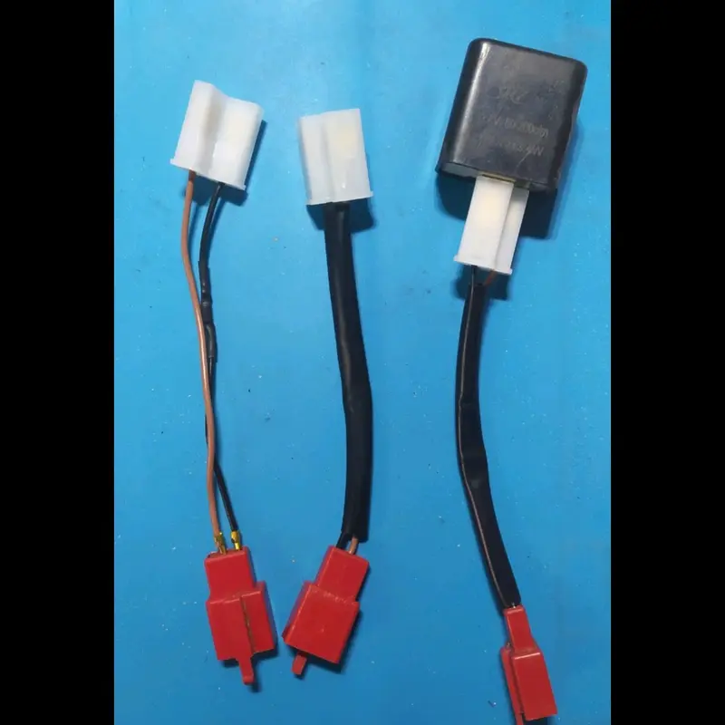 Soket flasher CR7 + dioda anti eror untuk motor vario 125/150/160 new,  cb dll 1