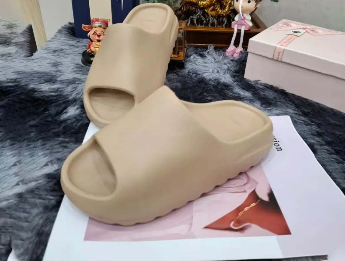 Dép bánh mì quai ngang nữ mẫu mới đế răng cưa đế đúc chống trơn trượt nhiều màu thể thao thời trang - Dép - Slipper DéP Có Quai Quai Hậu Đồng