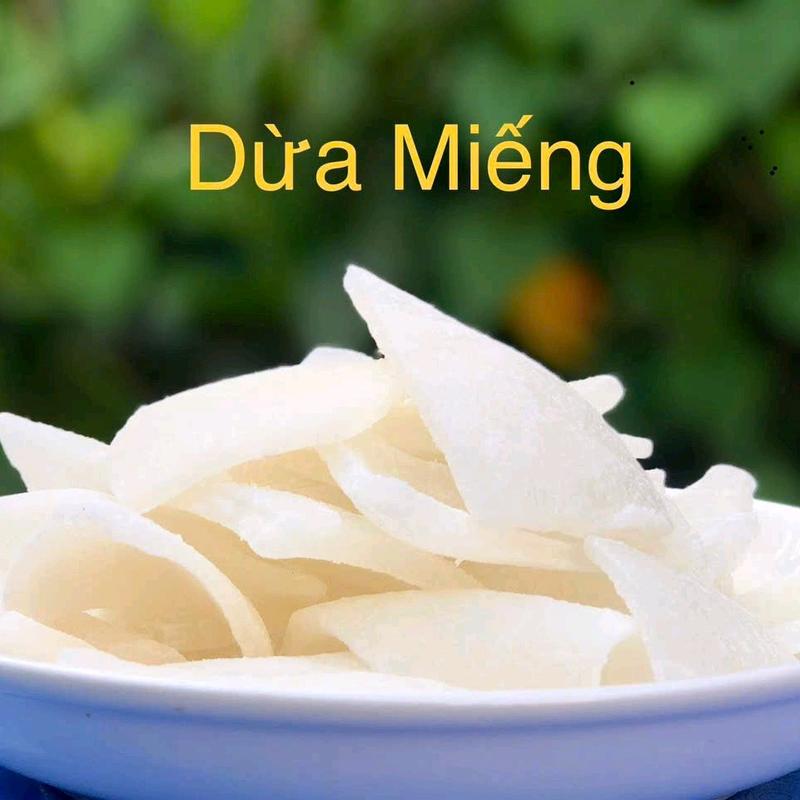  500g mứt dừa non MIẾNG TO sấy  mềm dẻo  ít ngọt Food Ăn Vặt Cay Snack ,mứt tết banh  keo dừa  sấy mứt  dừa 