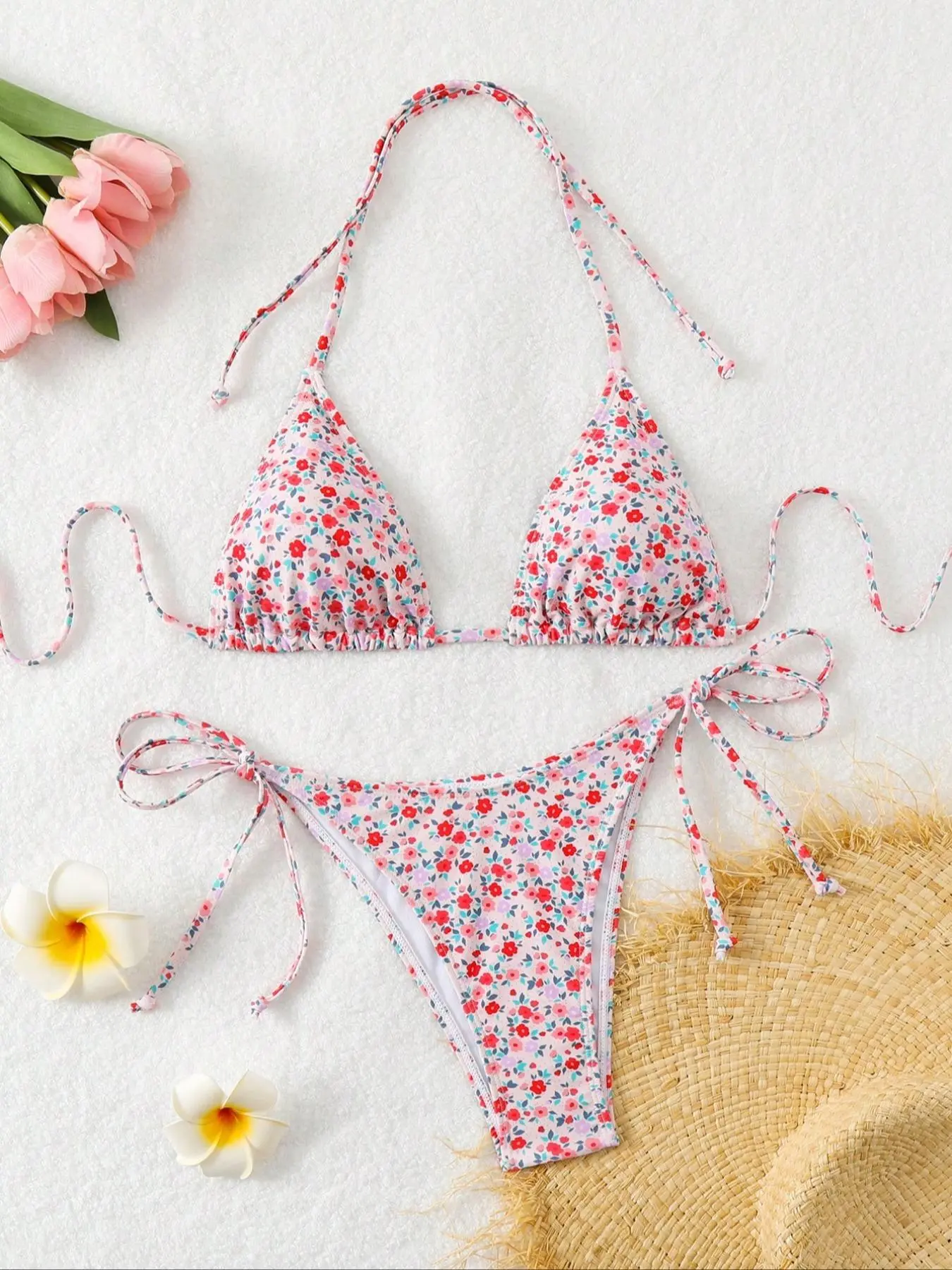 Two-Piece Set Women's Ditsy Floral Print Halter Bikini Set, Casual Tie Back Triangle Swim Bra & Tie Side Swim Panty, Fashion Chic Ladies Bathing Suit for Beach Holiday Vacation