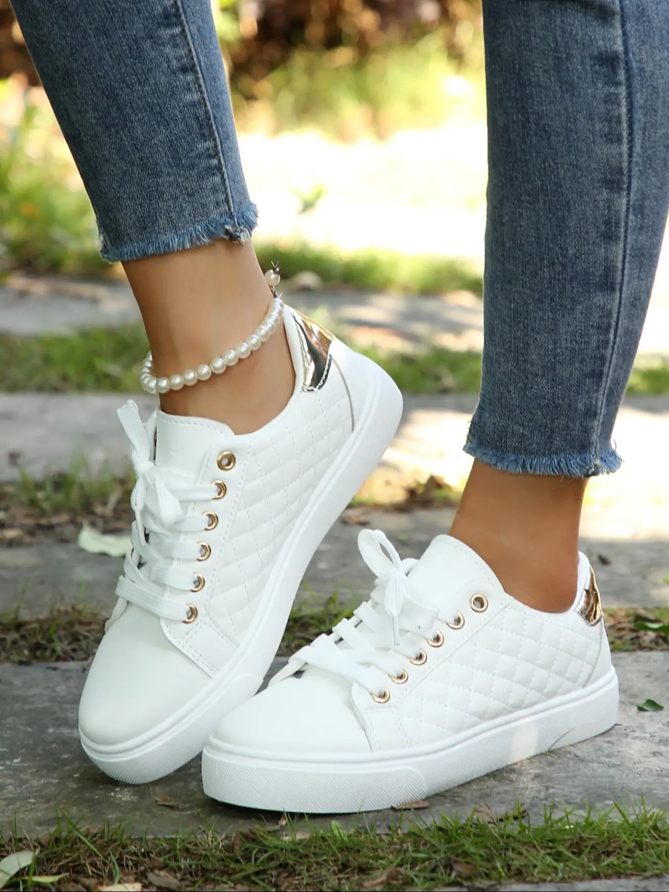 Women's Fashionable Lace Up Low Top Sneakers, Casual Comfortable Breathable Sports Shoes, All-match Round Toe Shoes for Daily Wear