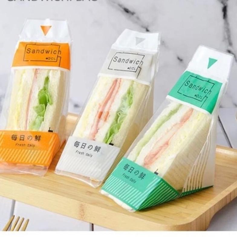 ￼Túi sandwich, túi tam giác đựng bánh Sandwich 95-100c