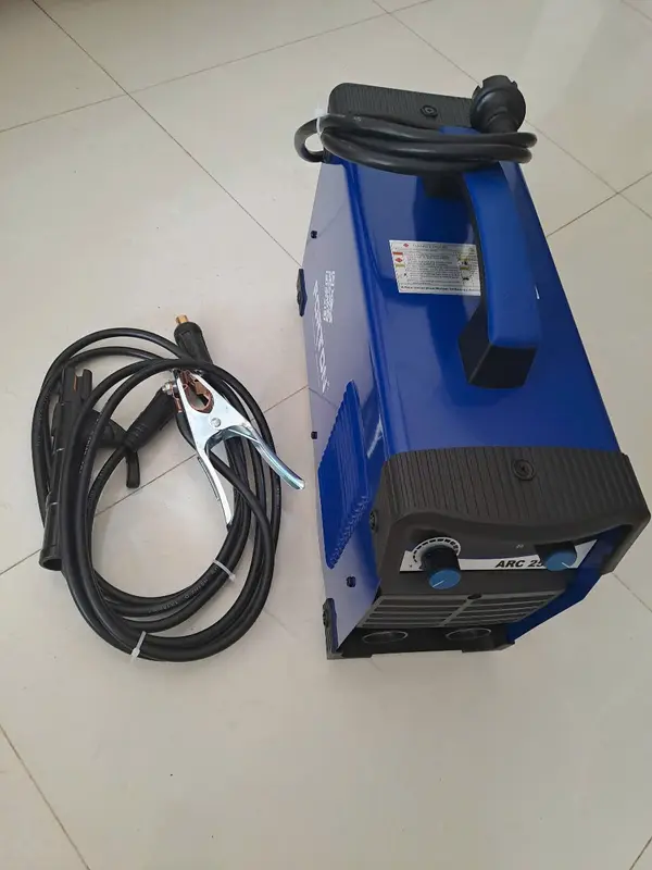 Máy hàn FORTON   chuyên que 3,2mm,-Máy nặng 4 ,5 kg ,bảo hành 18 tháng 4