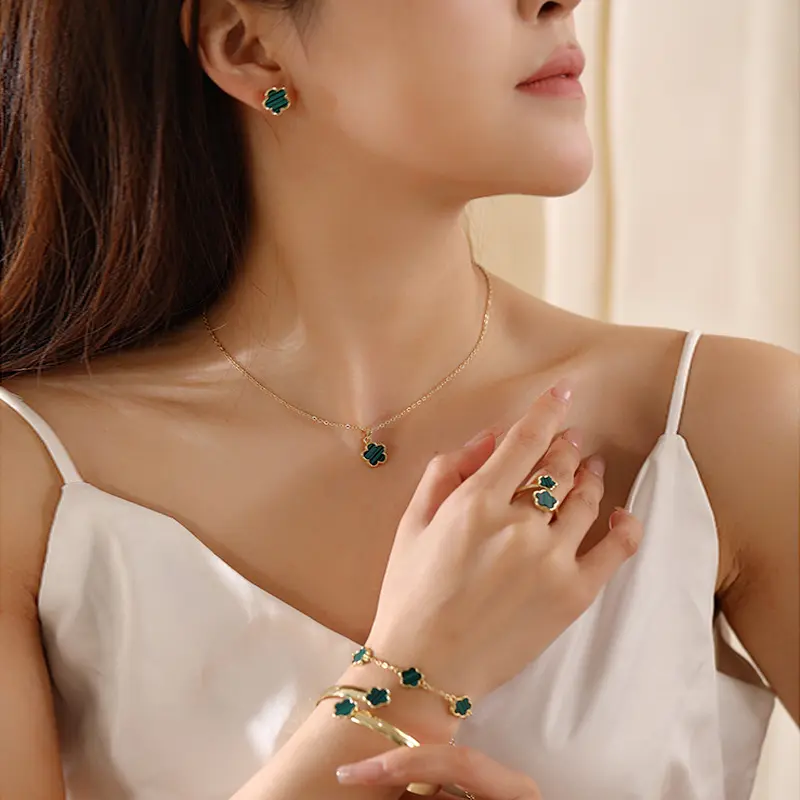 Bộ Vòng Tay, Vòng Cổ Và Hoa Tai Hoa Mận, Bán Chạy, Dành Cho Nữ, Thiết Kế Cỏ Ba Lá Chất Lượng Cao, Bộ 5 Món, Bao Gồm Đồng Hồ, Móc Chìa Khóa Và Khăn Quàng Cổ