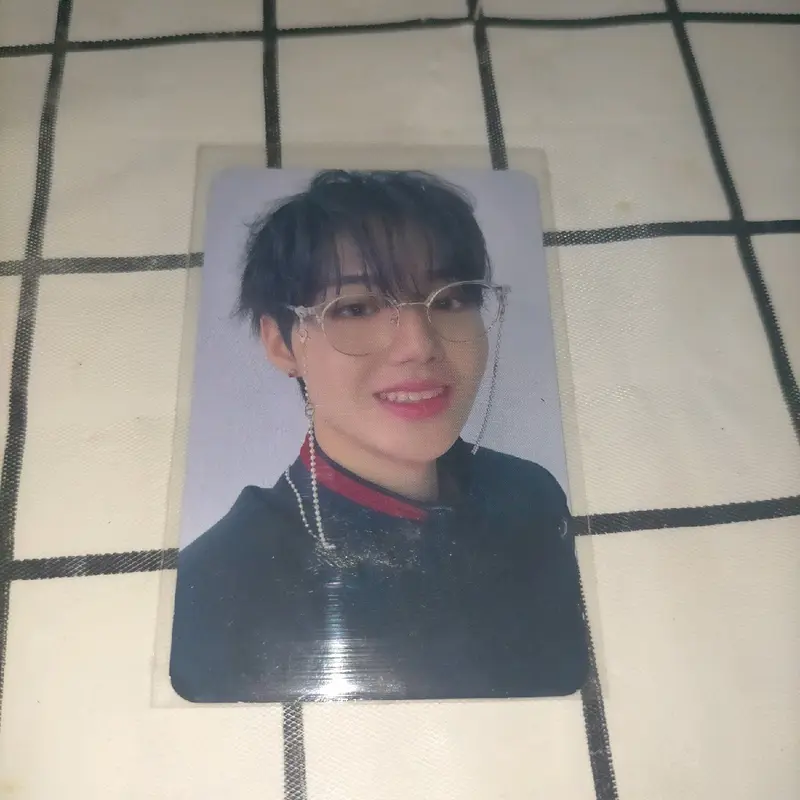 photocard Doyoung treasure era hello reebot YG TAG selca kacamata decokit 2