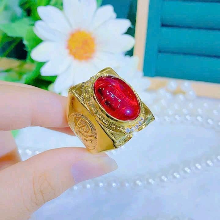 nhẫn nam đá đỏ to lõi màu vàng có lót lưới phong cách lịch lãm và sang trọng Hoa Voi Đeo Tay