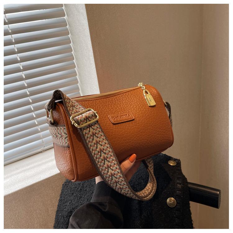 Product Introduction of This Year's Popular Small Bag for Women Autumn and Winter Wild New Fashion Wide Strap Crossbody Bag Internet Hot Pillow Bag 24