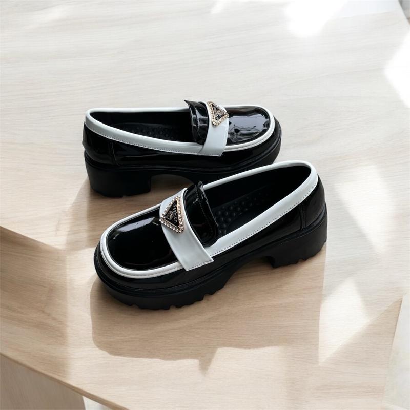  Giày Đốc Nữ Đen phối trắng mác đá  Tam Giác  đế cao 5cm chân mỏng gầy lùi 1sz  