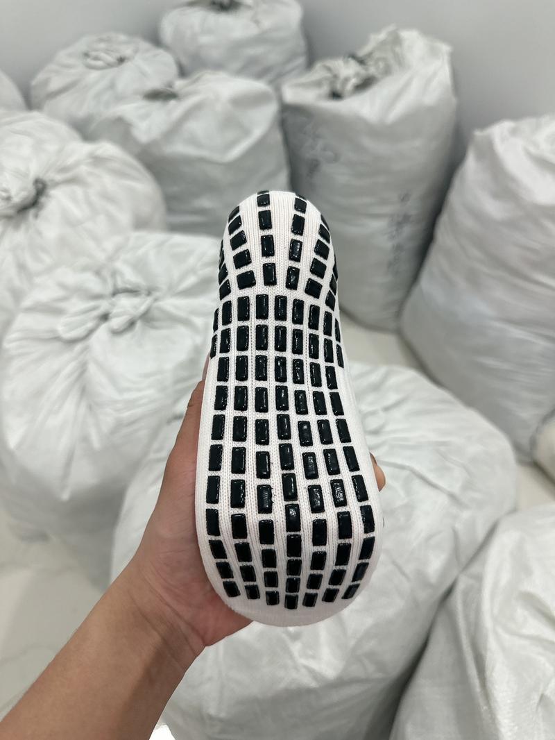 Product Introduction of Combo 3 Đôi Tất Chống Trượt - tặng 1 đôi tất đệm bông lót xù dày . Tất Chống Trơn , Tất Thể Thao Sport 10