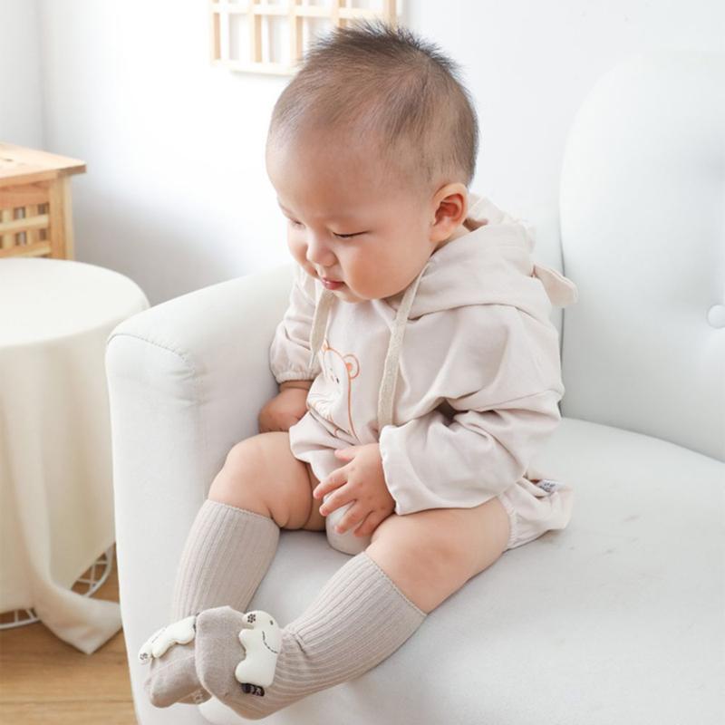 Tất cao cổ hình thú, hoa quả giữ ấm chân, chống trượt họa tiết dễ thương cho bé 3