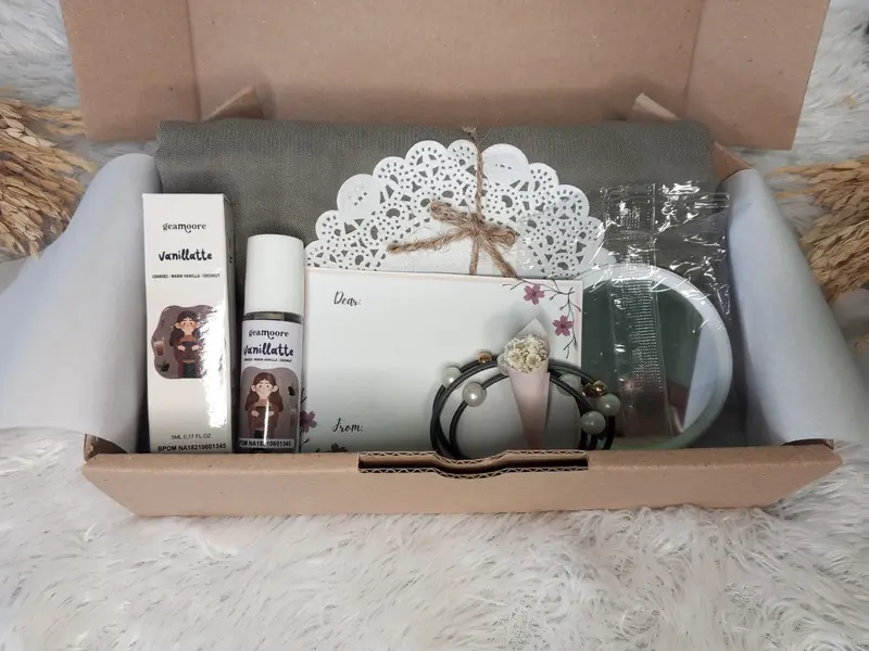 Hampers box, gift set Hijab Latte Series Kado Ulang Tahun, Wisuda, Anniversary, Hari Ibu, Hari Guru dan Pernikahan 0