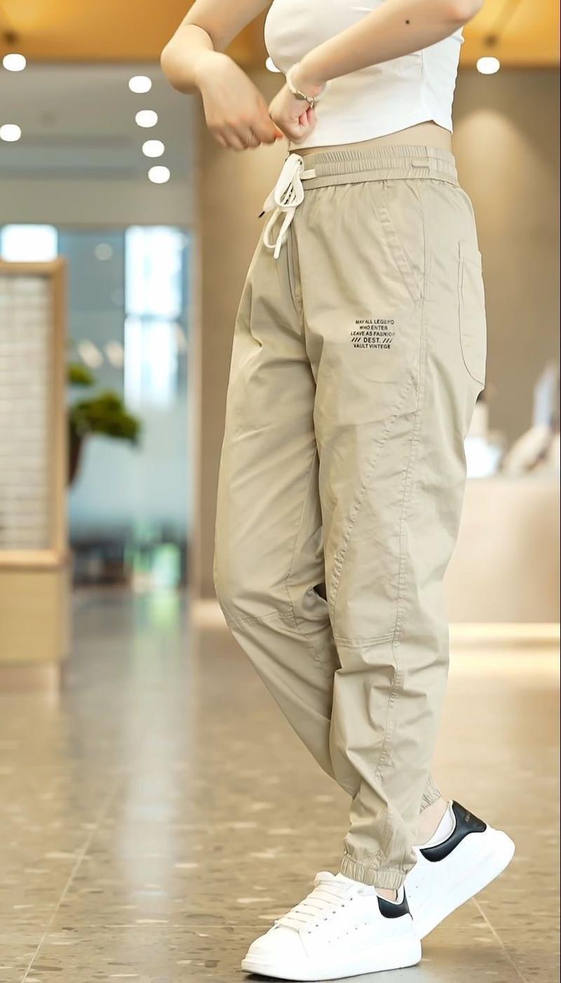 Product Introduction of Quần Dài Legging Chạy Bộ Thường Ngày Dành Cho Nữ, Chất Liệu Lụa Lạnh Mỏng, Có Thể Mặc Ngoài Trời, Dáng Ôm, Co Giãn, Thích Hợp Cho Thể Thao, Phong Cách Joker, Quần Chân. Pants Pants Nút Thanh lịch khóa kéo unisex giặt bằng nước lạnh năng động tú i Sport 13
