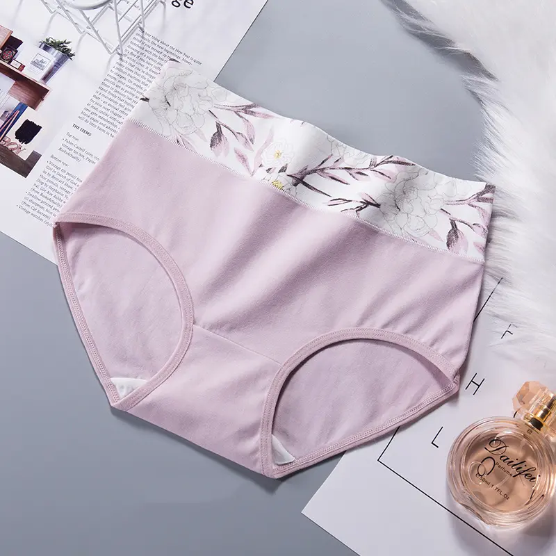The High Waist Plus Size Printed Cotton Panties Are Seamless.