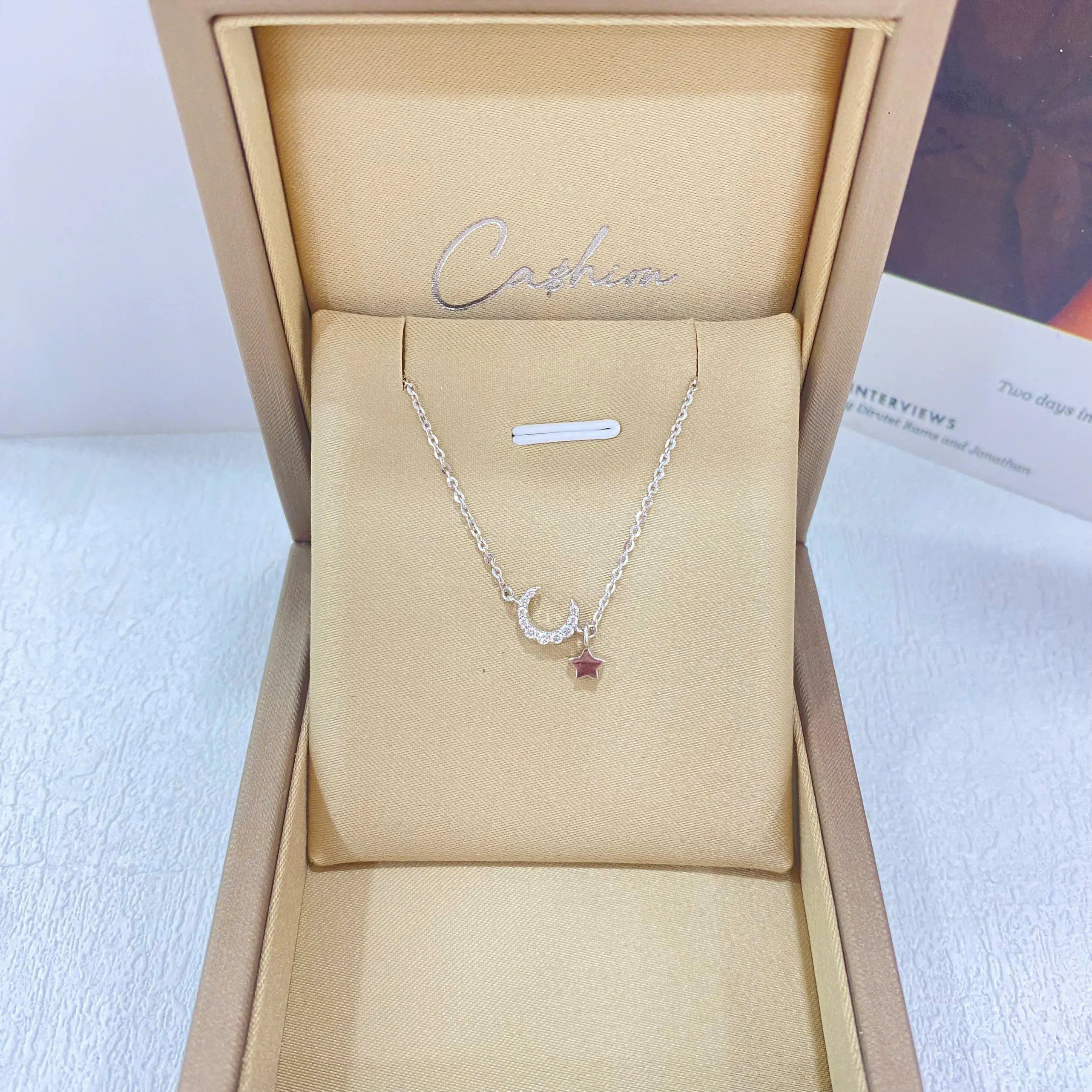 Lắc tay kim cương Trăng sao - Cashion | BST Tinh Tú Ngân Hà