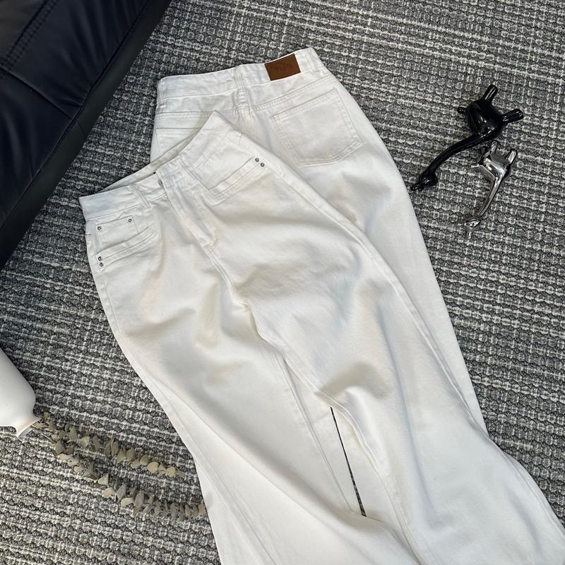 YURI JEANS - Quần Jean Nữ Ống Suông Màu Be Phối Viền Túi Nổi Mã6205 Women Pants