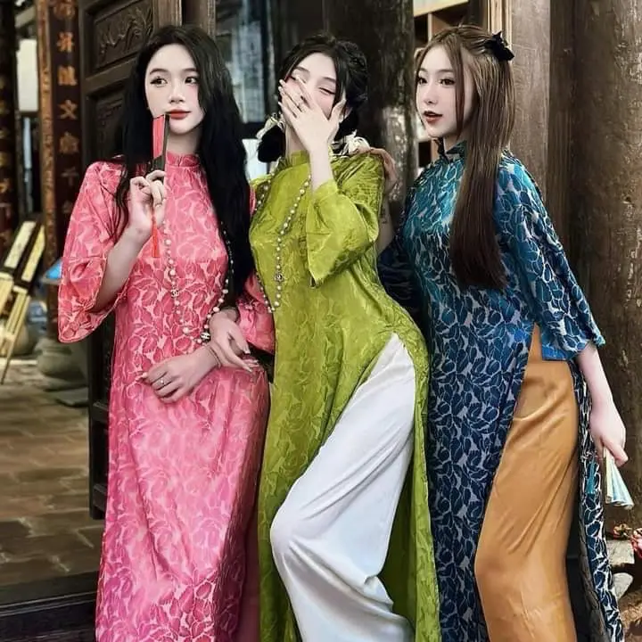 Áo dáng suông lụa hai da lá