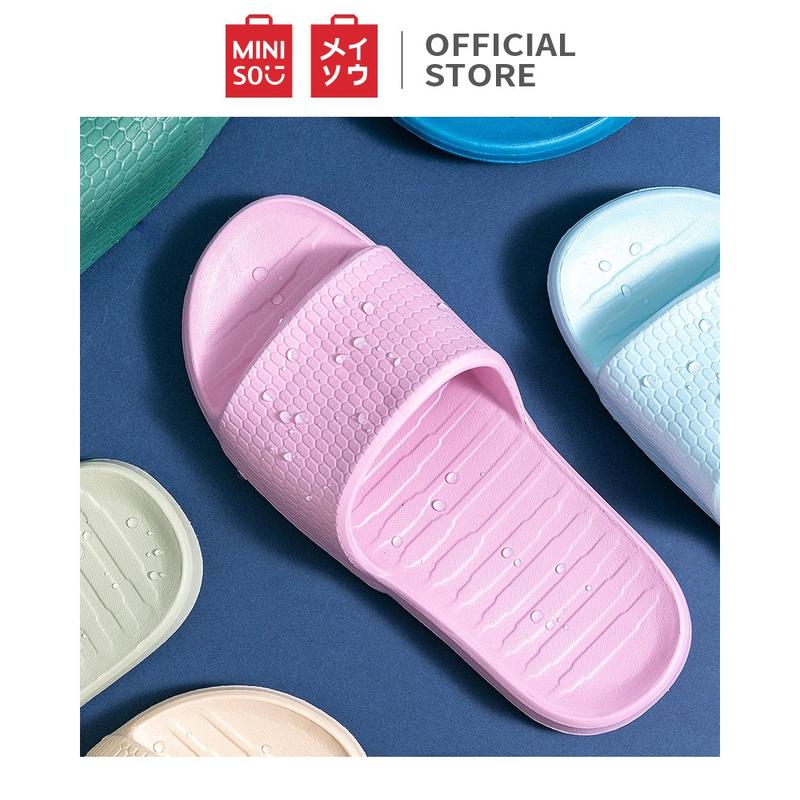 MINISO official flip flop Sandal kamar mandi wanita berbahan empuk kotak-kotak 3