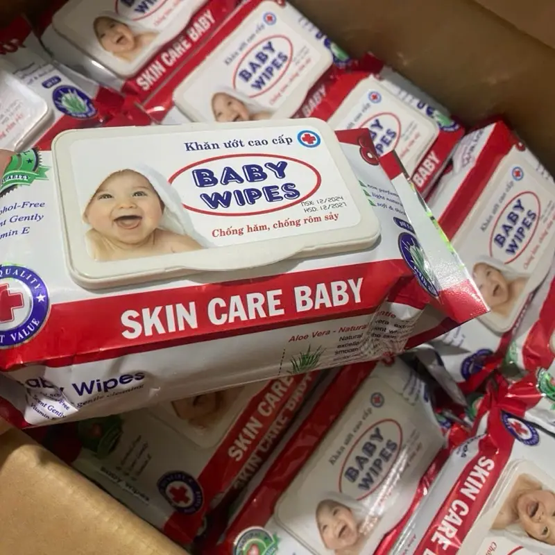Giá si 1 thùng 50 gói khăn ướt baby wipes 80g màu đỏ, an toàn cho bé Voi....