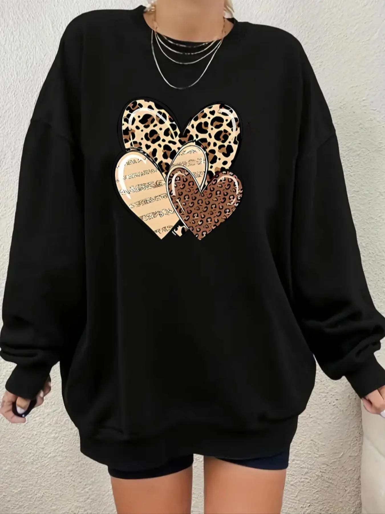 Women's Leopard-Heart Print Pullover Sweatshirt, Casual Long Sleeve Crew Neck Sweatshirt for Fall & Winter, Women's Clothes for Daily Wear Valentine's Day, gift