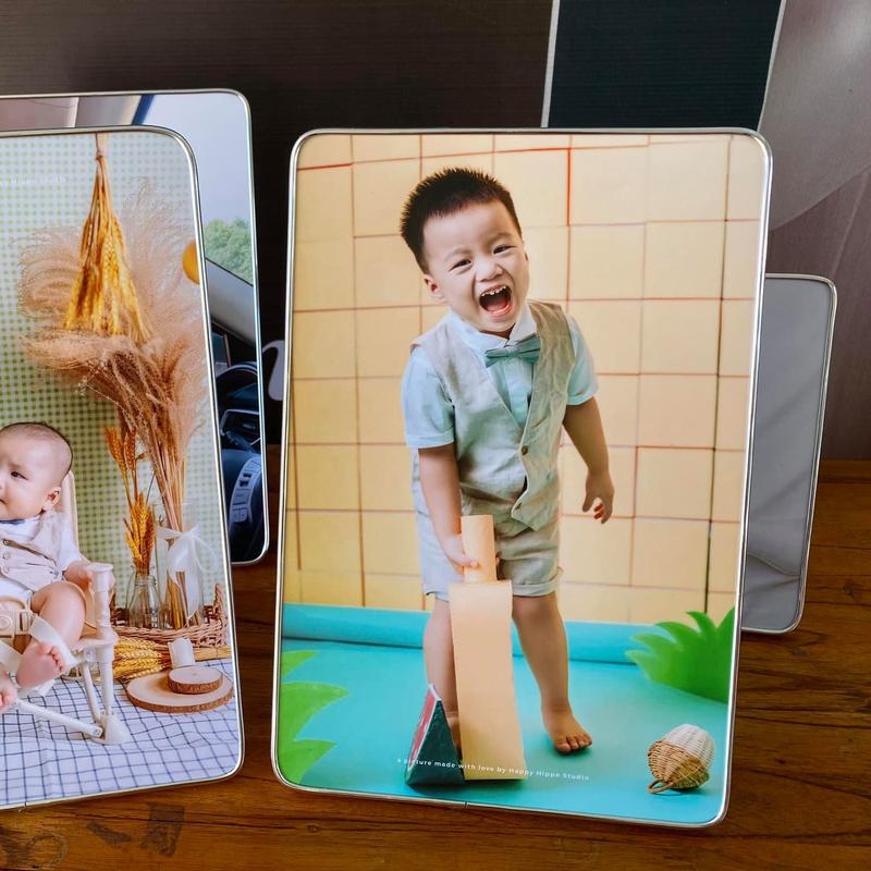 Khung ảnh 20x30 miễn phí in ảnh. Loại tráng gương treo tường decor trang trí, ảnh cưới, ảnh sinh nhật thôi nôi, làm quà tặng bạn bè người thân Khung Tranh Decor Phòng