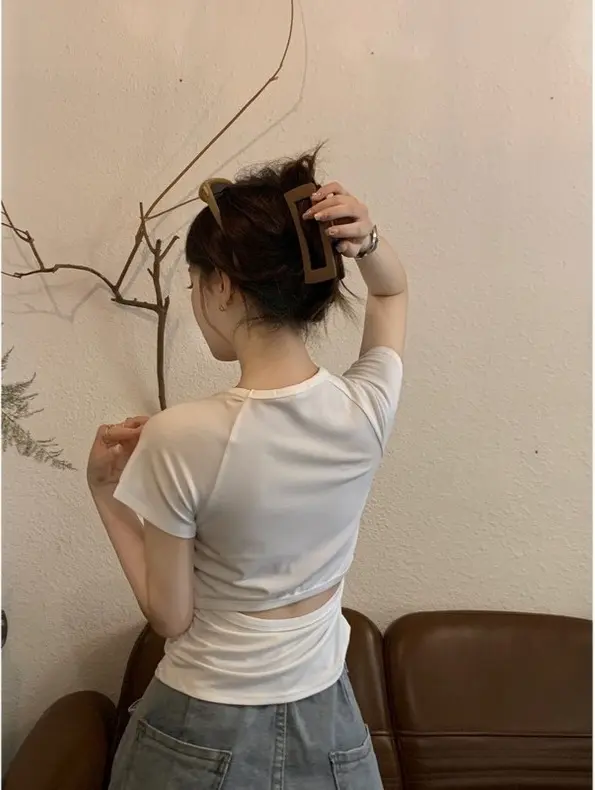 Áo thun kiểu ôm hở lưng cá tính 2556