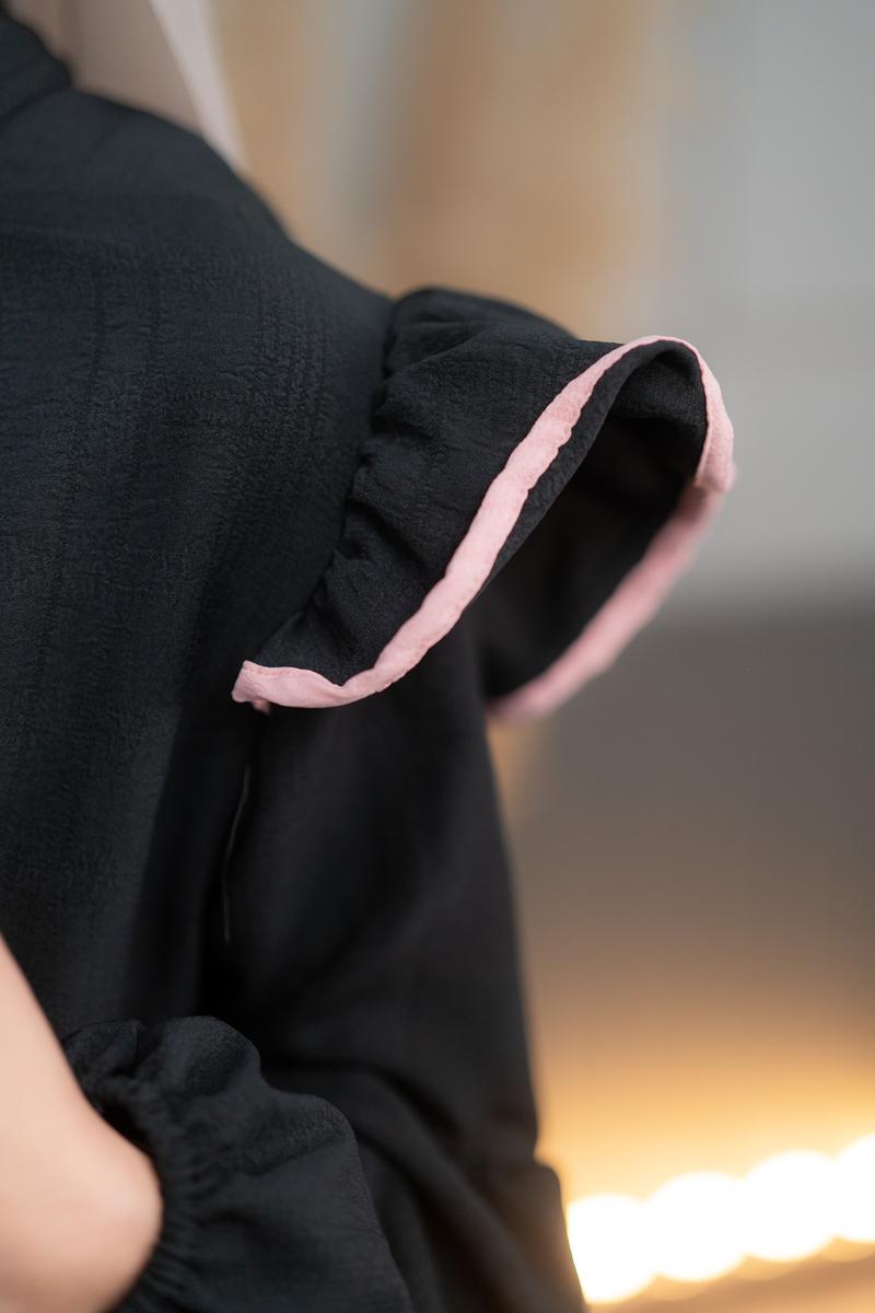 Product Introduction of เสื้อแขนบอลลูน แฟชั่นผู้หญิงอิสลาม งานคอกลม ดีเทลสวมใส่ง่าย เนื้อผ้าเบาไม่ร้อน สำหรับผู้หญิง แต่งขอบกุ๊น เฉดสีพื้น แพทเทิลเกาหลี น่ารัก ให้ทรงโอเว่อร์ไซส์ สาวอกใหญ่สามารถสวมใส่ได้ ไม่รัดรูป ใส่ได้ทุกโอกาส DG37 รอนี มุสลิม 26